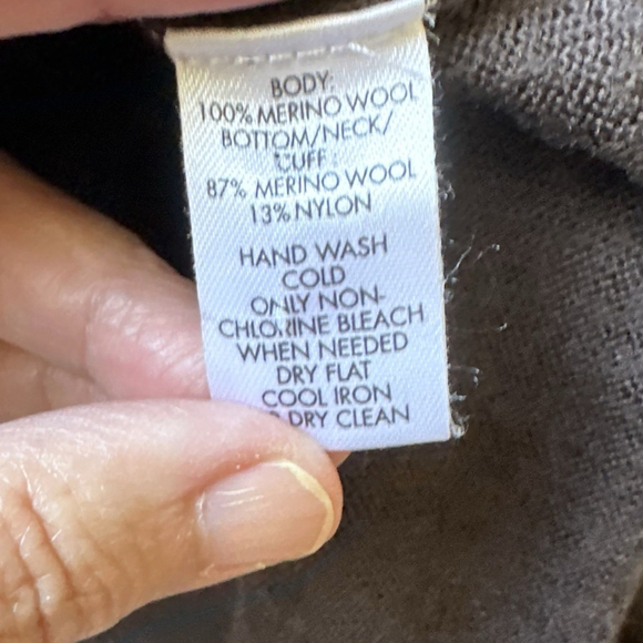 Calvin Klein Men's Fine Merino Wool V Neck Sweater Solid Brown Size M - Picture 5 of 5